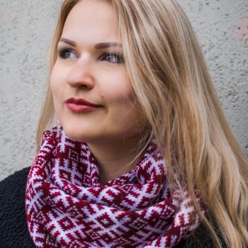 Apaļšalle ar latvju rakstu 